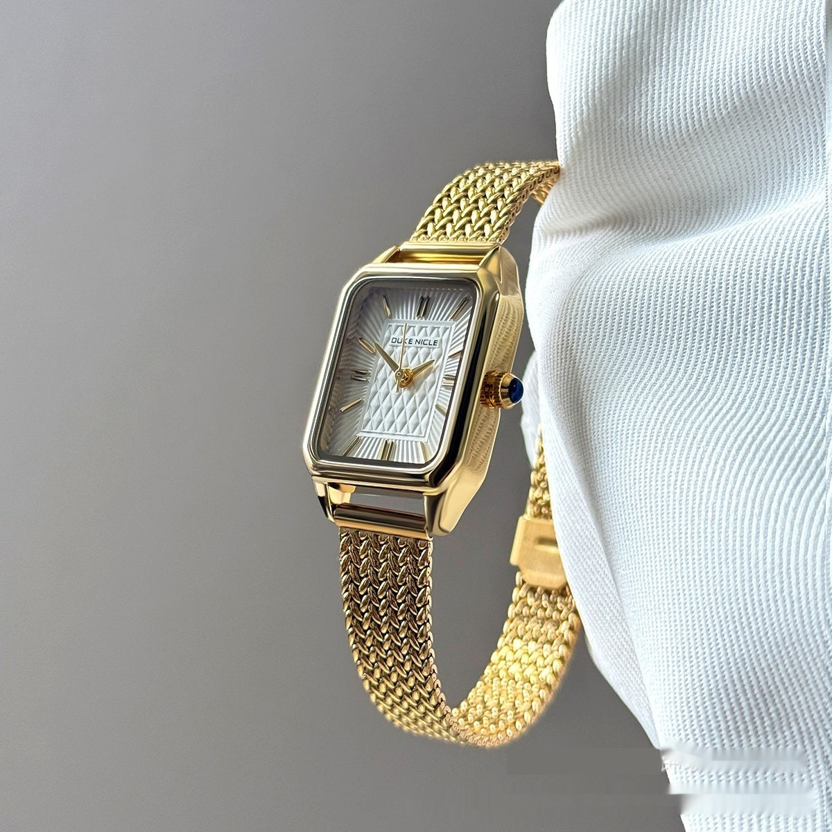 Women's Versatile Light-luxury High-end Watch For Studentsfeaturing A Simple And Compact Dial