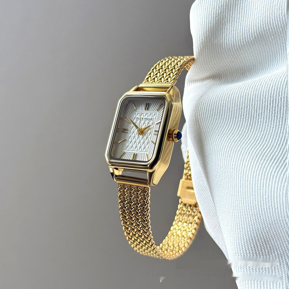 Women's Versatile Light-luxury High-end Watch For Studentsfeaturing A Simple And Compact Dial