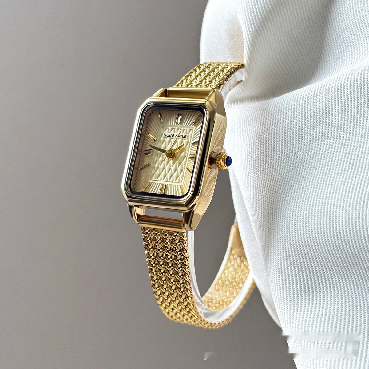 Women's Versatile Light-luxury High-end Watch For Studentsfeaturing A Simple And Compact Dial